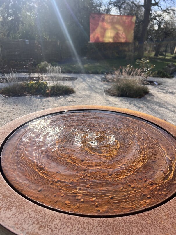 kortenová nádrž z uzavretým kolobehom vody